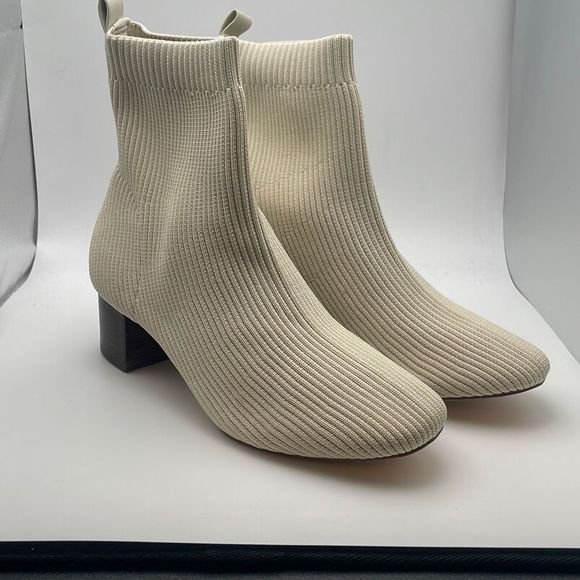 CUSHIONAIRE Women's Stretch bootie SIZE 7 CREAM - Picture 1 of 6